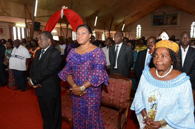 La Première Dame, Mme Dominique Ouattara a offert 5 millions de F CFA pour la r