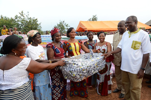 First Lady provided Moses baskets for women