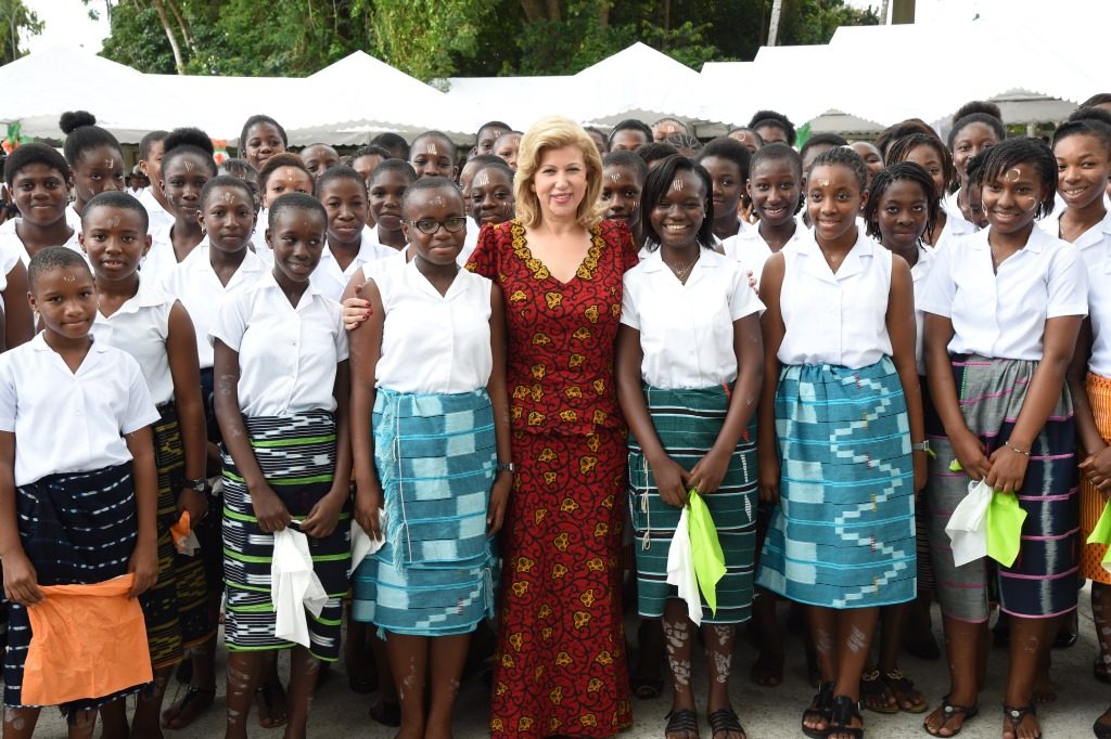 The First Lady, Mrs. Dominique Ouattara in the company of the choir of the Lycée Sainte Marie of Cocody