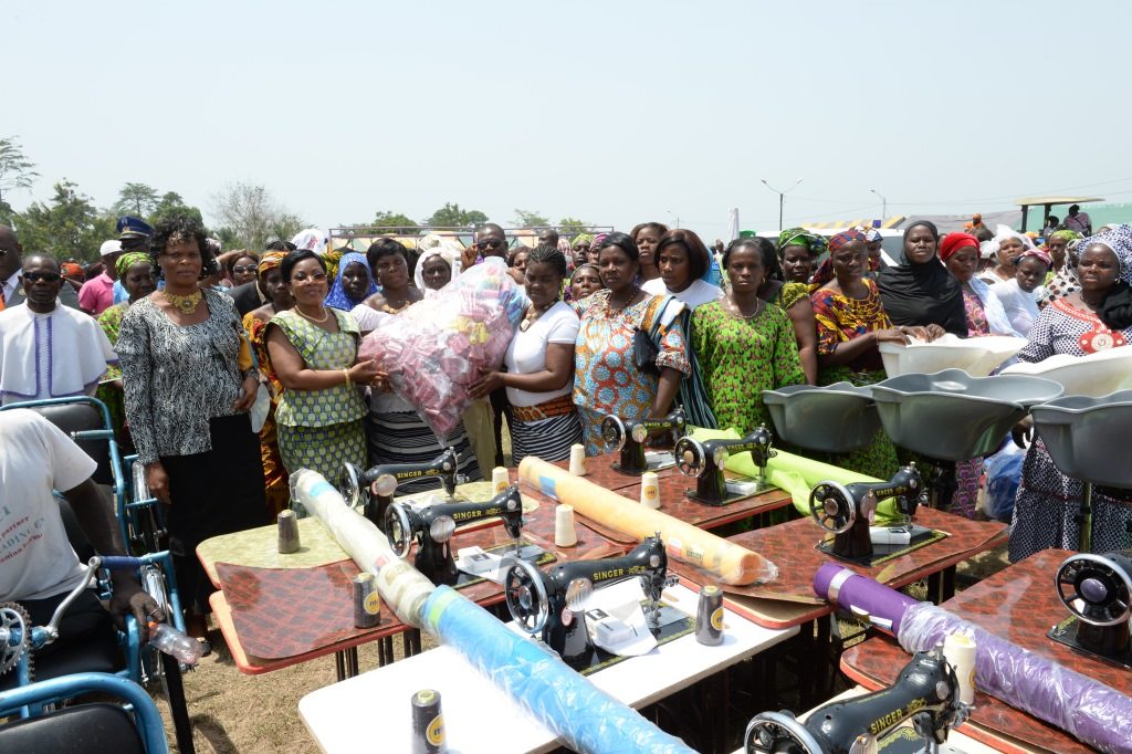 The populations of Buyo have receive the gifts of First Lady Dominique Ouattara
