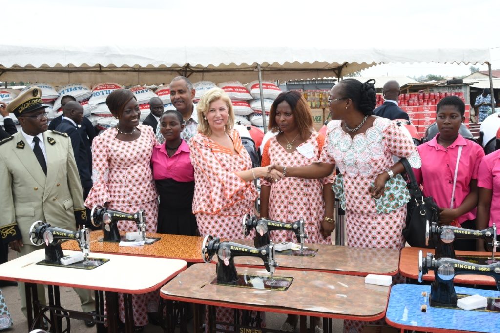 Dominique Ouattara reaffirms her confidence in women and provided important donations