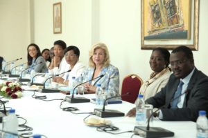 dominique-ouattara-echange-avec-des-jeunes-leaders-africains-et-francais-17.jpg