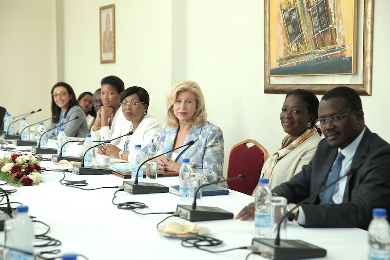 dominique-ouattara-echange-avec-des-jeunes-leaders-africains-et-francais-17.jpg